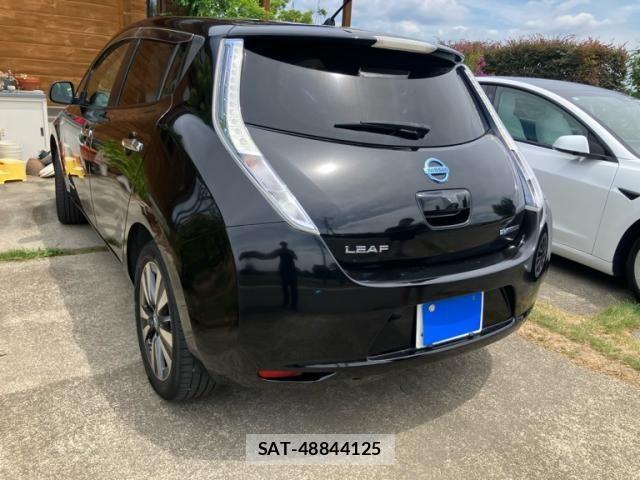 Nissan LEAF 2014-08 8371783-2