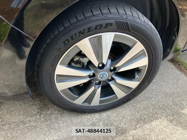 Nissan LEAF 2014-08 8371783-3
