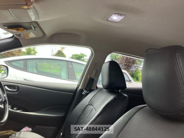 Nissan LEAF 2014-08 8371783-6