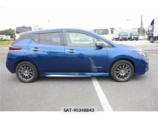 Nissan LEAF 2019-08 8371782-10