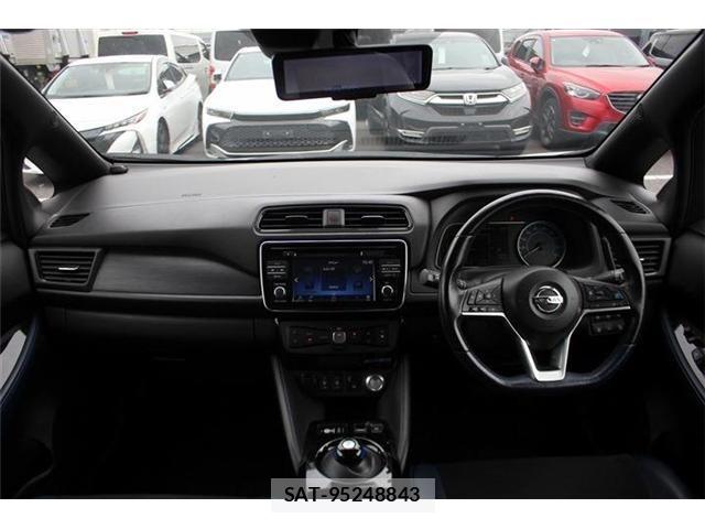 Nissan LEAF 2019-08 8371782-21