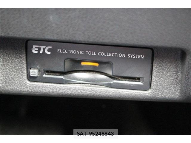 Nissan LEAF 2019-08 8371782-5