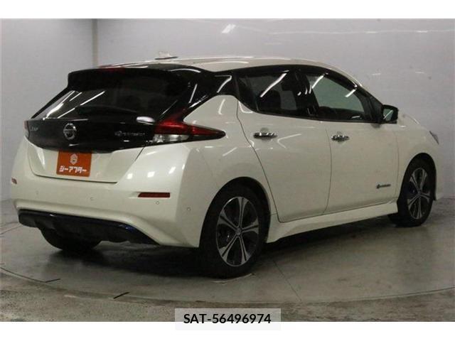 Nissan LEAF 2017-10 8413183-4