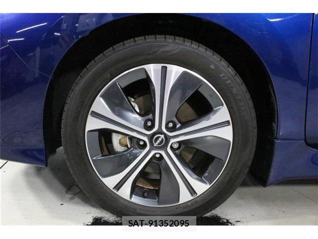 Nissan LEAF 2022-02 8413180-21