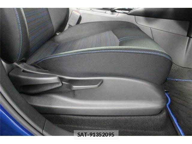 Nissan LEAF 2022-02 8413180-25