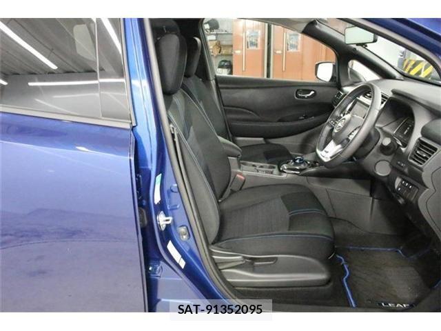 Nissan LEAF 2022-02 8413180-26