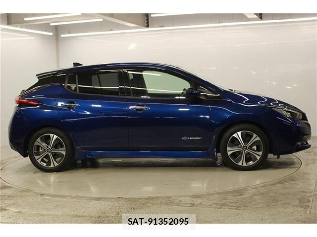 Nissan LEAF 2022-02 8413180-3