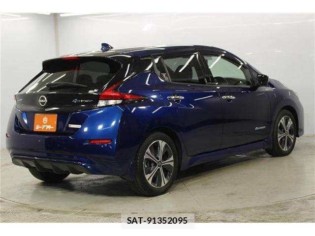 Nissan LEAF 2022-02 8413180-4