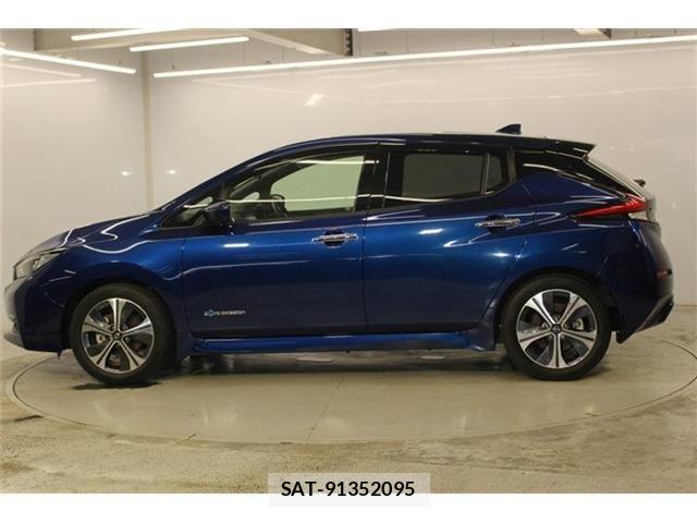 Nissan LEAF 2022-02 8413180-7