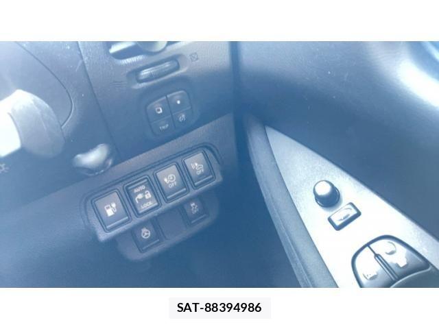 Nissan LEAF 2016-05 8413186-15