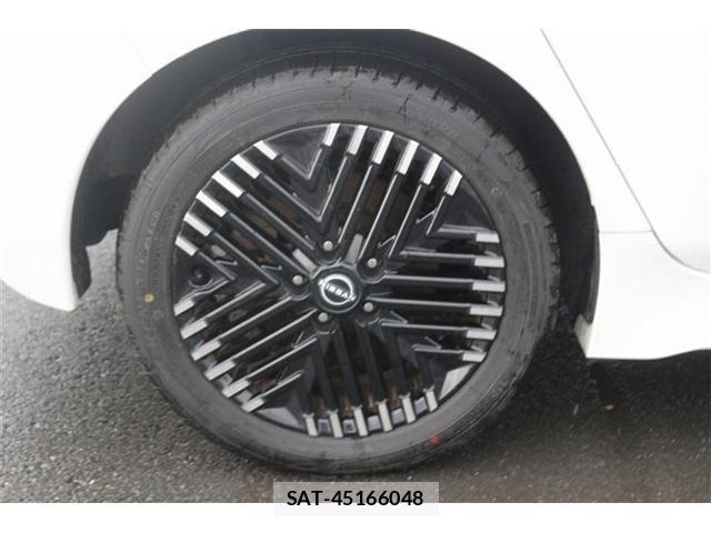 Nissan LEAF 2023-02 8413178-9