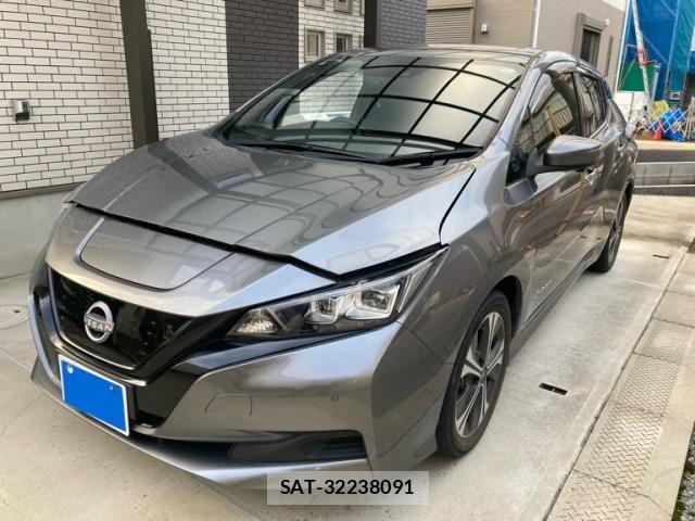 Nissan LEAF 2022-03 8413181-0