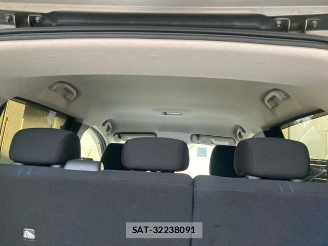 Nissan LEAF 2022-03 8413181-13