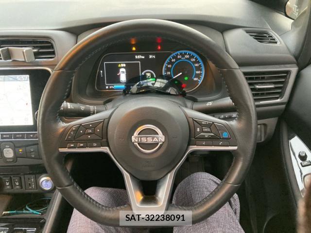 Nissan LEAF 2022-03 8413181-15