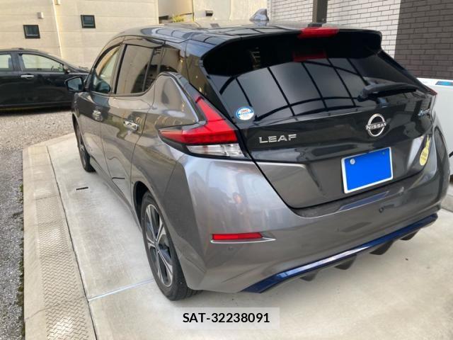 Nissan LEAF 2022-03 8413181-3