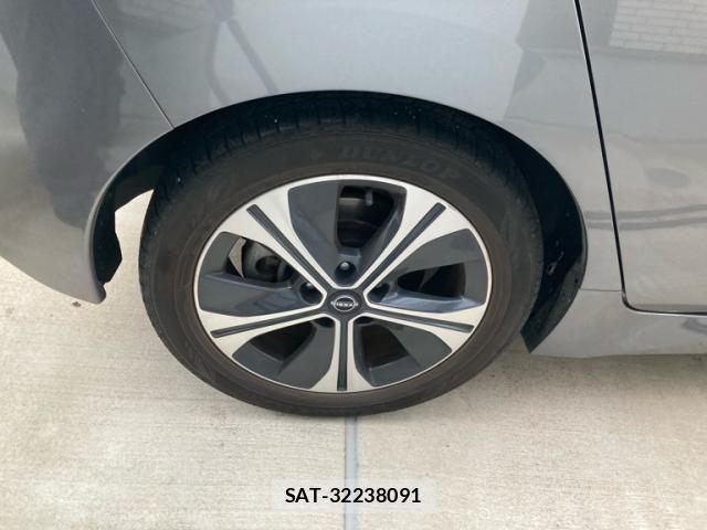 Nissan LEAF 2022-03 8413181-5