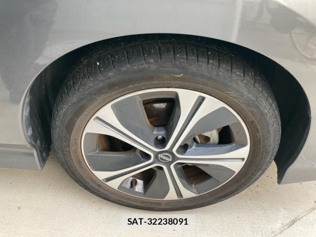 Nissan LEAF 2022-03 8413181-8