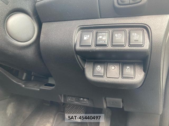Nissan LEAF 2016-05 8413200-12