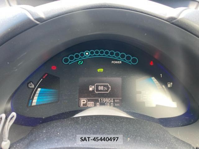 Nissan LEAF 2016-05 8413200-14