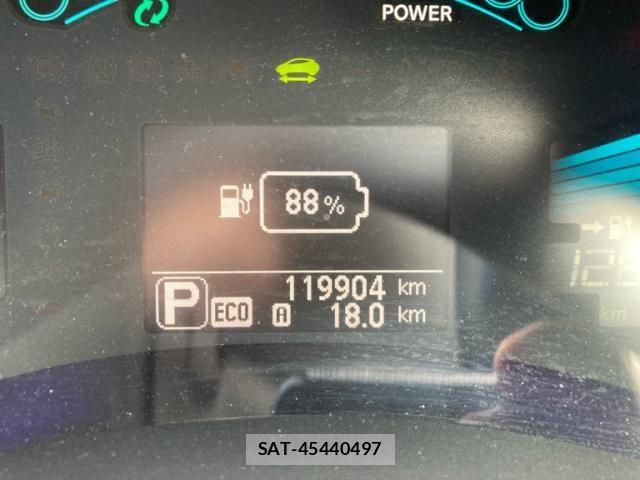 Nissan LEAF 2016-05 8413200-15