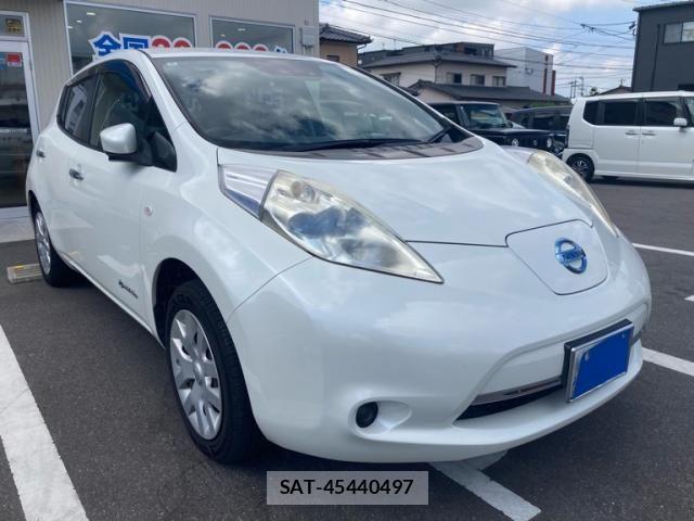 Nissan LEAF 2016-05 8413200-1