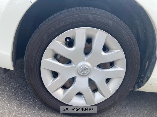 Nissan LEAF 2016-05 8413200-5
