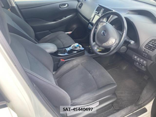 Nissan LEAF 2016-05 8413200-7