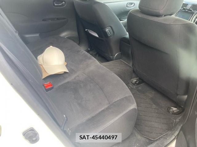 Nissan LEAF 2016-05 8413200-8