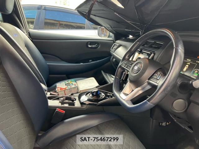 Nissan LEAF 2019-09 8438317-8