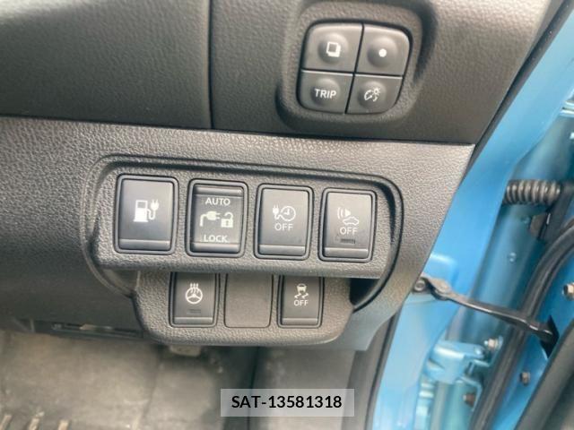 Nissan LEAF 2015-12 8438316-12