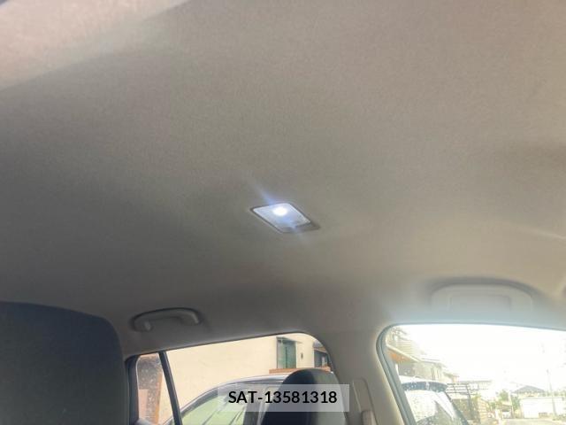 Nissan LEAF 2015-12 8438316-16