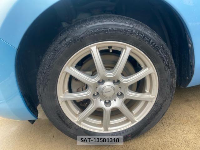 Nissan LEAF 2015-12 8438316-1