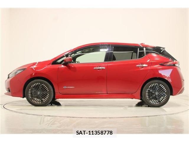 Nissan LEAF 2022-07 8457777-9