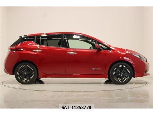 Nissan LEAF 2022-07 8457777-13