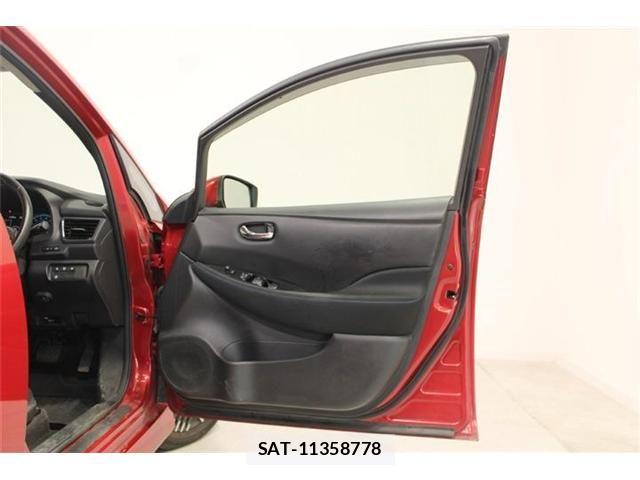 Nissan LEAF 2022-07 8457777-28