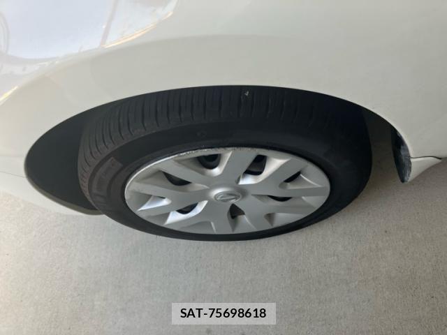 Nissan LEAF 2015-02 8485617-9