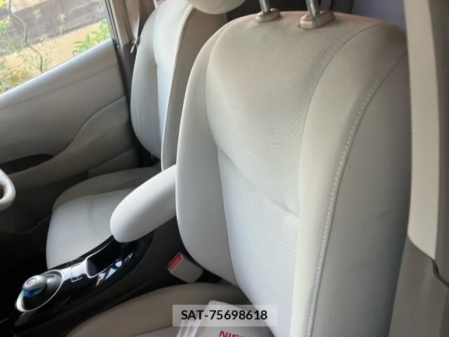 Nissan LEAF 2015-02 8485617-10
