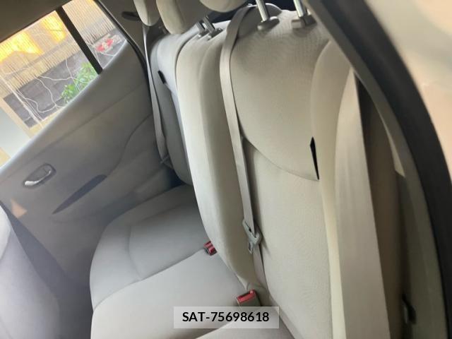 Nissan LEAF 2015-02 8485617-11