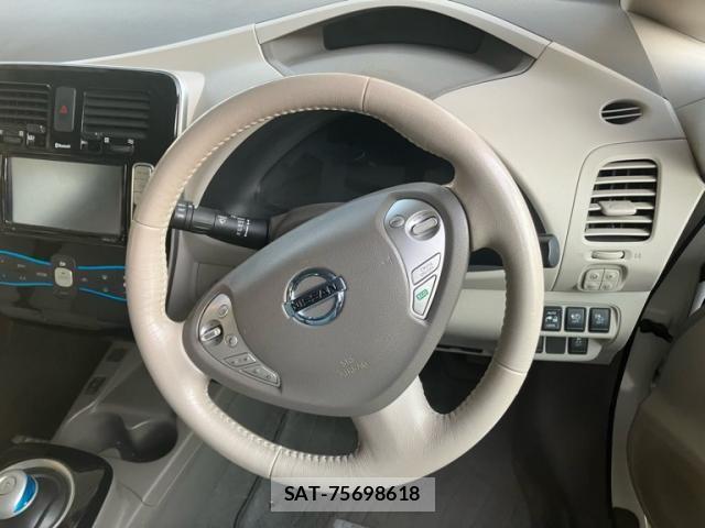 Nissan LEAF 2015-02 8485617-15