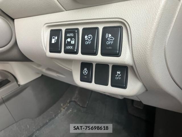 Nissan LEAF 2015-02 8485617-16