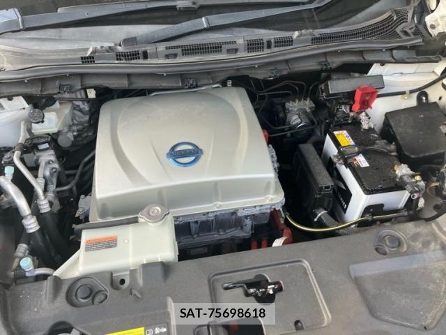 Nissan LEAF 2015-02 8485617-17
