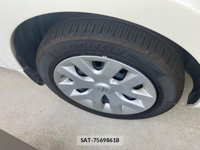 Nissan LEAF 2015-02 8485617-6