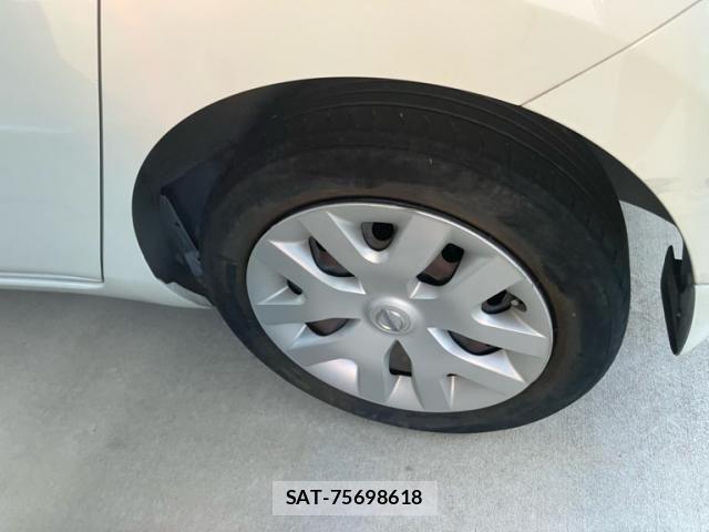 Nissan LEAF 2015-02 8485617-8