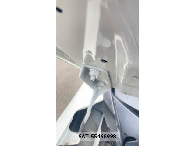 Nissan LEAF 2021-02 8485610-24