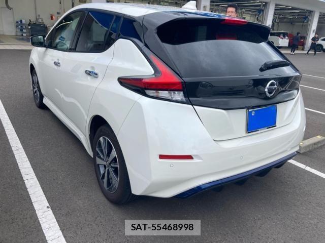 Nissan LEAF 2021-02 8485610-7