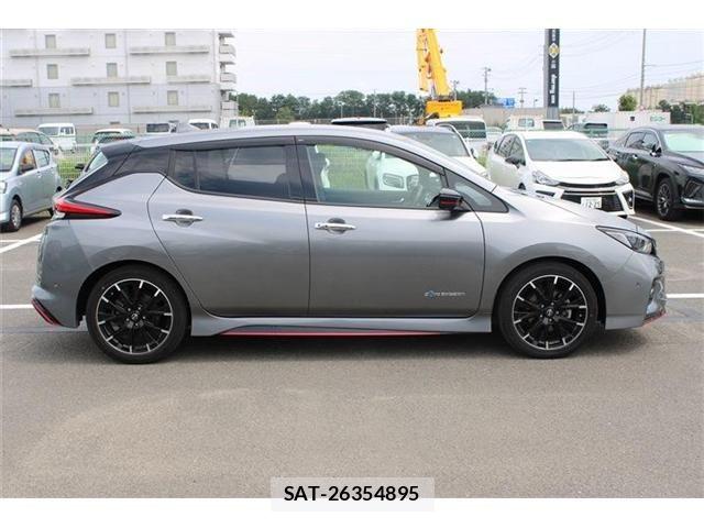 Nissan LEAF 2022-09 8525453-9