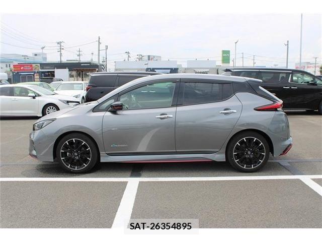Nissan LEAF 2022-09 8525453-13