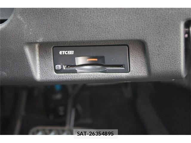 Nissan LEAF 2022-09 8525453-6