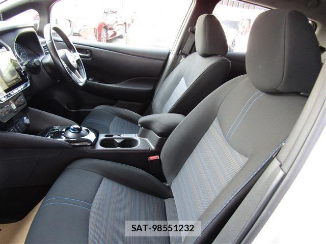 Nissan LEAF 2020-02 8525456-23
