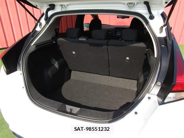 Nissan LEAF 2020-02 8525456-7